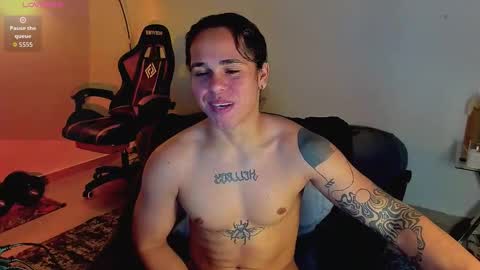 maximiliano_scoott_ online show from March 23, 9:52 pm