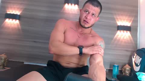 Snapshot of maximiliano_stronge chatting on May 26, 7:10 pm Maximiliano online show from May 26, 7:10 pm