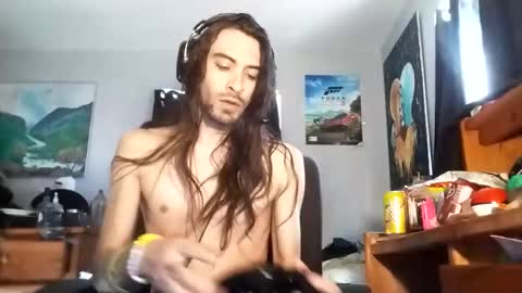 maximillianpayan95 online show from May 18, 3:07 pm