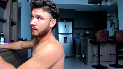 maximo_and_marcelo online show from October 27, 11:58 am