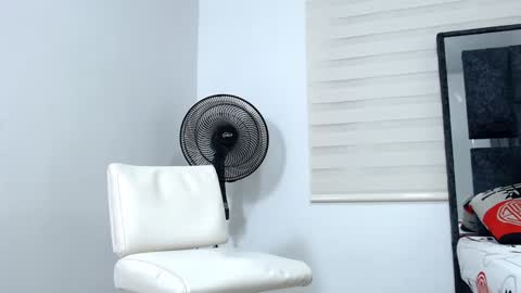 Maximo Sebastian online show from January 6, 3:20 am