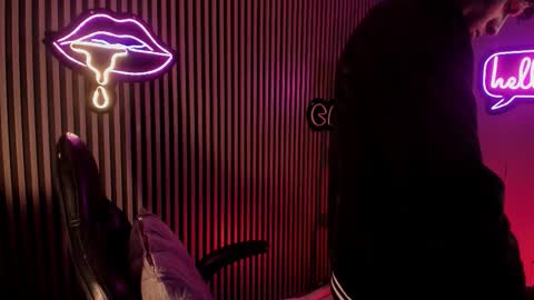 MAXIMO online show from March 27, 4:29 am