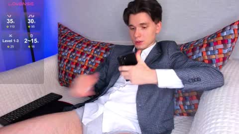 Max online show from March 1, 9:29 am