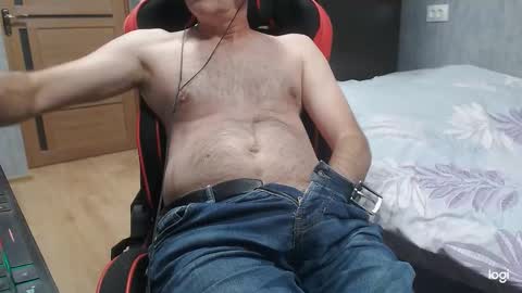 maximus3334 online show from September 14, 10:31 pm