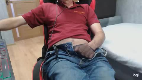 maximus3334 online show from September 25, 11:14 am