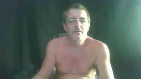 Snapshot of maximus_oreally chatting on January 16, 12:02 am Max online show from January 16, 12:02 am