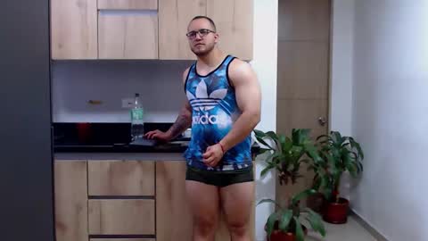 Snapshot of maximussantorini chatting on February 11, 1:43 am maximus online show from February 11, 1:43 am