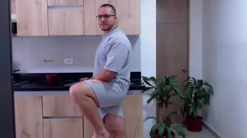 Snapshot of maximussantorini chatting on March 1, 7:38 pm maximus online show from March 1, 7:38 pm