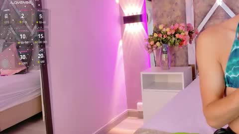 Maxi Rogers online show from November 28, 11:57 am