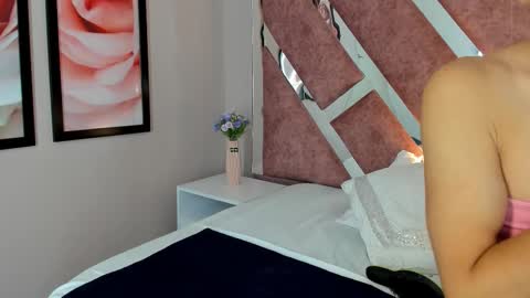 Maxi Rogers online show from November 30, 11:58 am