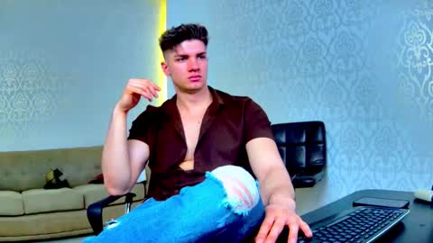 MaxKaiden online show from March 2, 7:37 am