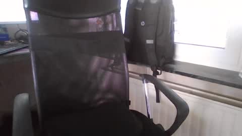 Snapshot of maxou569 chatting on July 13, 8:39 am maxou569 online show from July 13, 8:39 am
