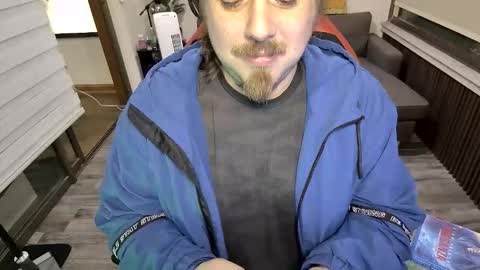 Snapshot of maxredz chatting on February 19, 2:40 am Max online show from February 19, 2:40 am