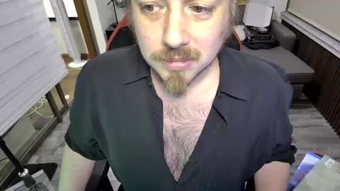 Snapshot of maxredz chatting on March 9, 2:48 am Max online show from March 9, 2:48 am