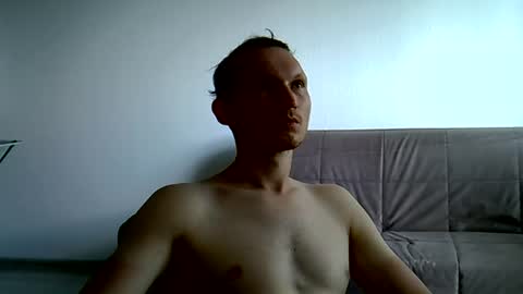 Snapshot of maxrelax90 chatting on June 15, 10:06 am maxrelax90 online show from June 15, 10:06 am