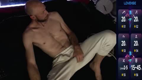 MaxRouger online show from October 22, 7:30 am