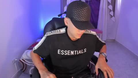 Snapshot of maxthomson_boy chatting on September 13, 4:51 pm MaxThomson online show from September 13, 4:51 pm