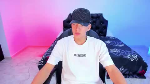 Snapshot of maxthomson_boy chatting on October 11, 7:45 pm MaxThomson online show from October 11, 7:45 pm