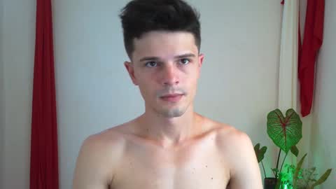 Snapshot of maxtopboy chatting on December 22, 6:15 pm Max online show from December 22, 6:15 pm