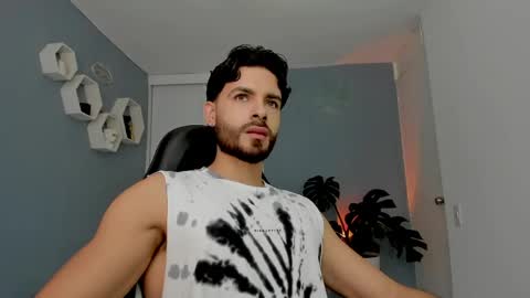 Maxi online show from April 17, 10:46 pm