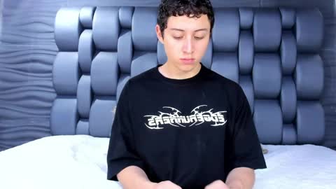 maxvolturi_ online show from May 10, 7:41 pm