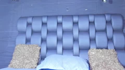 maxvolturi_ online show from May 23, 11:31 pm