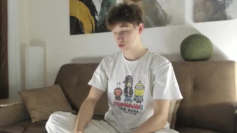 Snapshot of maxwellchik chatting on October 1, 3:40 pm maxwellchik online show from October 1, 3:40 pm