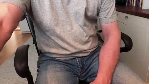 Max online show from March 10, 11:53 am