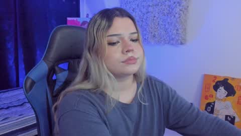 Maxine Minx online show from December 7, 8:22 am