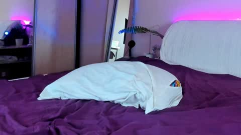 May Flower online show from January 31, 1:45 pm