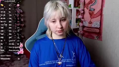 Snapshot of may_leaf chatting on February 24, 1:47 am Mary online show from February 24, 1:47 am