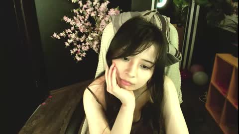 Snapshot of may_lings chatting on March 8, 2:04 am may_lings online show from March 8, 2:04 am