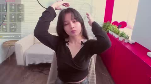 Snapshot of may_lings chatting on March 17, 10:51 am may_lings online show from March 17, 10:51 am