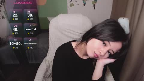Snapshot of may_lings chatting on March 25, 10:05 pm may_lings online show from March 25, 10:05 pm
