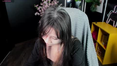 Snapshot of may_lings chatting on April 12, 10:42 am may_lings online show from April 12, 10:42 am
