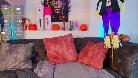 may_wood online show from October 22, 11:43 am