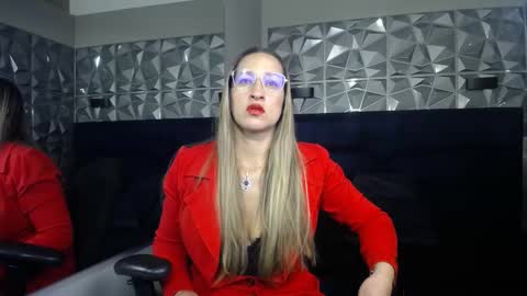 Maya online show from October 5, 4:05 pm