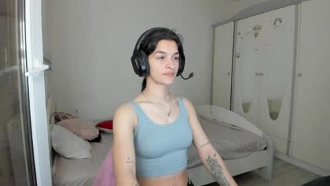 Maya online show from April 17, 6:44 pm