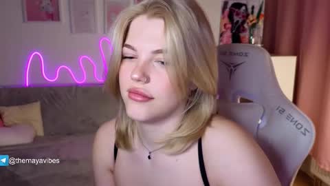 Maya online show from February 5, 3:33 am