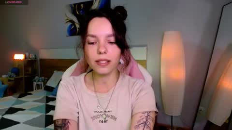 Snapshot of maya_hansen chatting on July 4, 2:51 am MAYA online show from July 4, 2:51 am