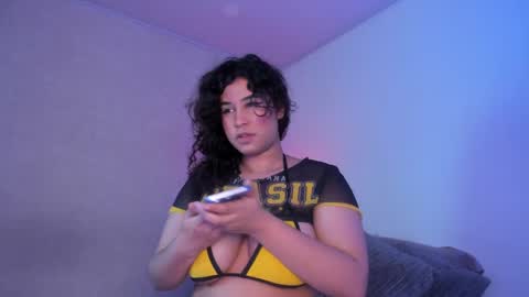 Snapshot of maya_house chatting on September 18, 3:52 am maya_house online show from September 18, 3:52 am