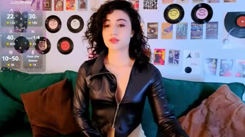 Maya online show from April 19, 2:49 pm