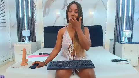 M A Y A  B A K E R online show from December 3, 9:35 pm