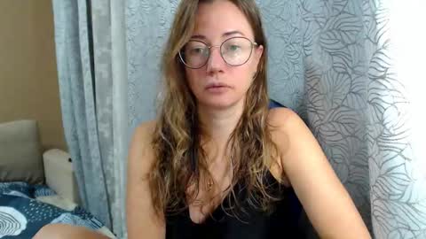 Maya online show from November 10, 5:45 pm