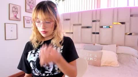 Mayajhons online show from March 4, 11:49 am