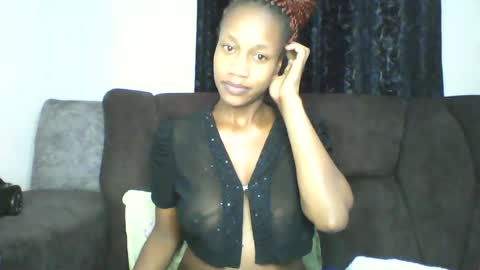 Snapshot of mayasmiley_ chatting on July 3, 5:47 am prettydoll online show from July 3, 5:47 am