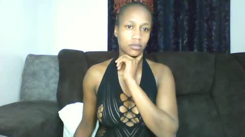 Snapshot of mayasmiley_ chatting on July 7, 6:47 am prettydoll online show from July 7, 6:47 am