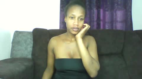 Snapshot of mayasmiley_ chatting on July 8, 5:56 am prettydoll online show from July 8, 5:56 am