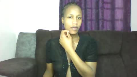 Snapshot of mayasmiley_ chatting on July 14, 5:23 am prettydoll online show from July 14, 5:23 am