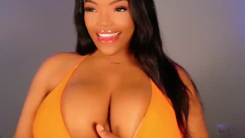 MayBabi online show from November 22, 12:15 pm